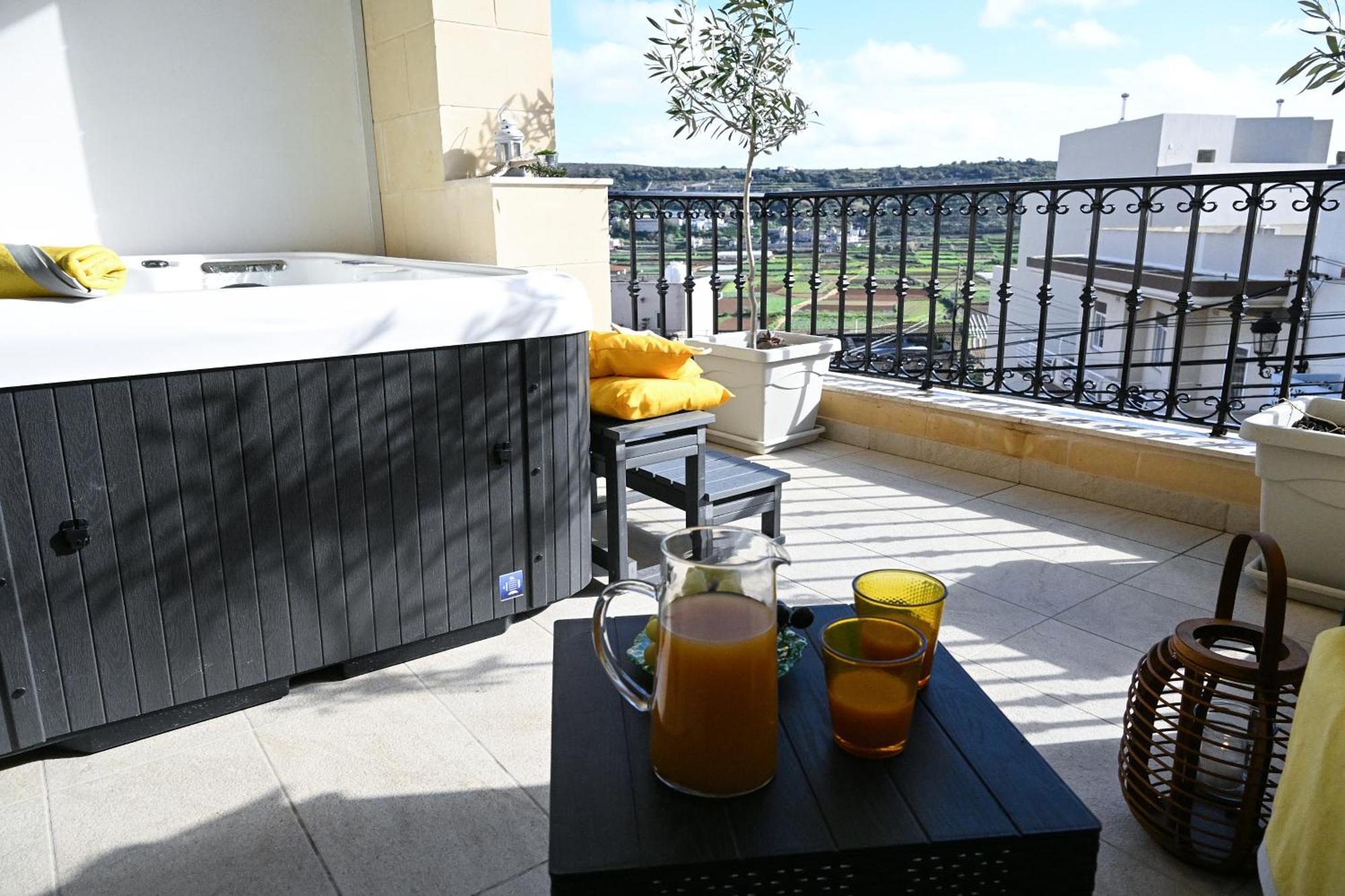 Fl 1 Ta'Lonza Luxury With Hot Tub By Homely 멜리에하 외부 사진